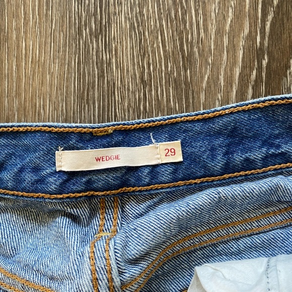 Levi’s Wedgie Straight Jean - Picture 12 of 16